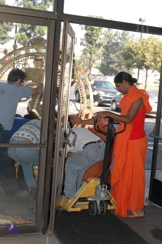 2007-November-7-to-9-Kailasa-in-LosAngeles-Making-of-Temple