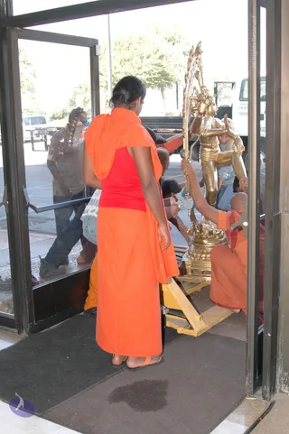 2007-November-7-to-9-Kailasa-in-LosAngeles-Making-of-Temple