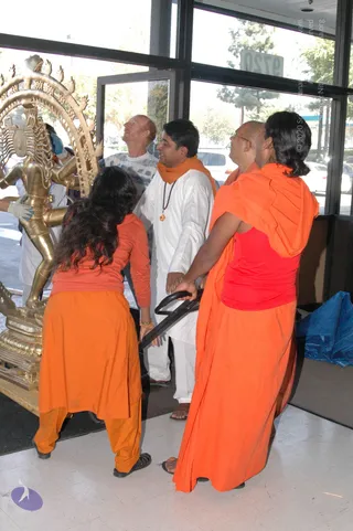 2007-November-7-to-9-Kailasa-in-LosAngeles-Making-of-Temple