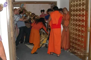 2007-November-7-to-9-Kailasa-in-LosAngeles-Making-of-Temple
