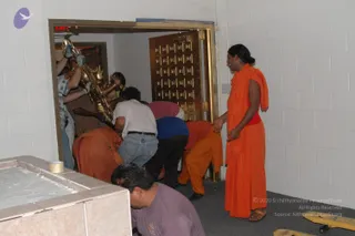 2007-November-7-to-9-Kailasa-in-LosAngeles-Making-of-Temple