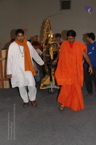 2007-November-7-to-9-Kailasa-in-LosAngeles-Making-of-Temple