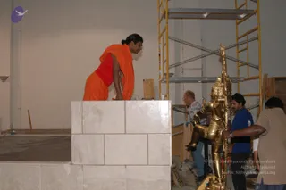 2007-November-7-to-9-Kailasa-in-LosAngeles-Making-of-Temple