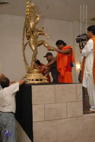 2007-November-7-to-9-Kailasa-in-LosAngeles-Making-of-Temple