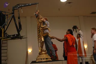 2007-November-7-to-9-Kailasa-in-LosAngeles-Making-of-Temple