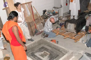 2007-November-7-to-9-Kailasa-in-LosAngeles-Making-of-Temple