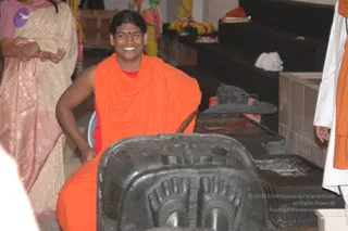 2007-November-7-to-9-Kailasa-in-LosAngeles-Making-of-Temple