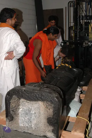 2007-November-7-to-9-Kailasa-in-LosAngeles-Making-of-Temple