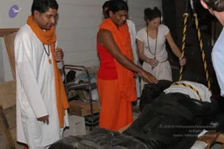 2007-November-7-to-9-Kailasa-in-LosAngeles-Making-of-Temple