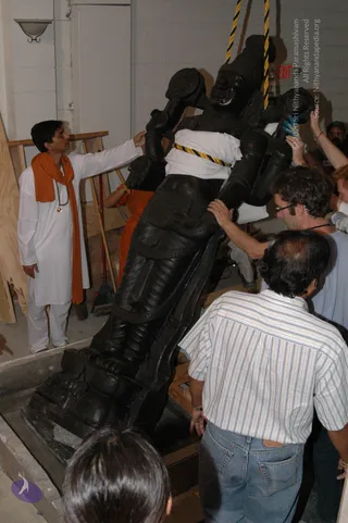 2007-November-7-to-9-Kailasa-in-LosAngeles-Making-of-Temple