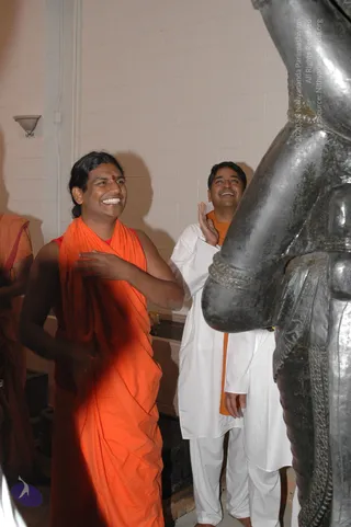 2007-November-7-to-9-Kailasa-in-LosAngeles-Making-of-Temple