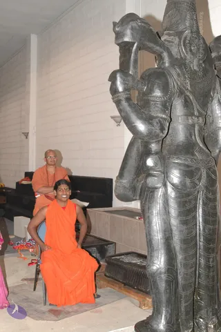 2007-November-7-to-9-Kailasa-in-LosAngeles-Making-of-Temple