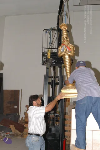 2007-November-7-to-9-Kailasa-in-LosAngeles-Making-of-Temple