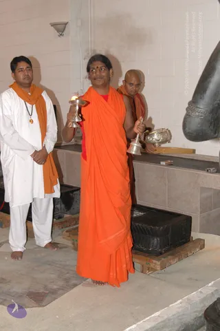 2007-November-7-to-9-Kailasa-in-LosAngeles-Making-of-Temple