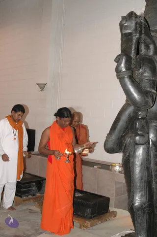 2007-November-7-to-9-Kailasa-in-LosAngeles-Making-of-Temple