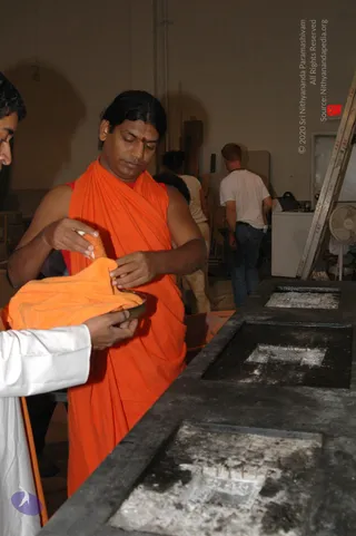 2007-November-7-to-9-Kailasa-in-LosAngeles-Making-of-Temple