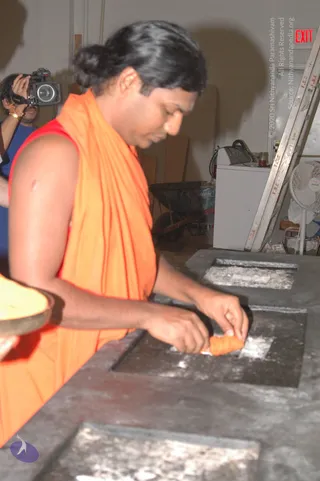 2007-November-7-to-9-Kailasa-in-LosAngeles-Making-of-Temple