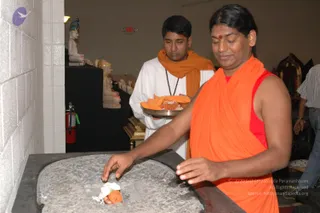 2007-November-7-to-9-Kailasa-in-LosAngeles-Making-of-Temple