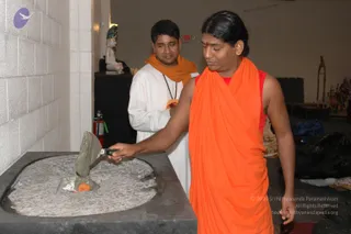 2007-November-7-to-9-Kailasa-in-LosAngeles-Making-of-Temple