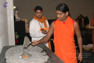 2007-November-7-to-9-Kailasa-in-LosAngeles-Making-of-Temple