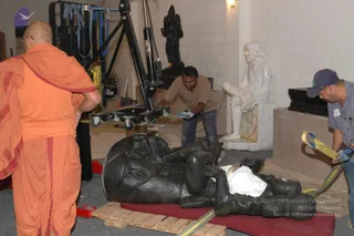 2007-November-7-to-9-Kailasa-in-LosAngeles-Making-of-Temple