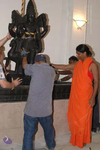 2007-November-7-to-9-Kailasa-in-LosAngeles-Making-of-Temple