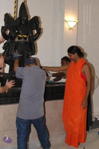 2007-November-7-to-9-Kailasa-in-LosAngeles-Making-of-Temple