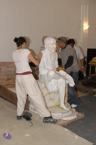 2007-November-7-to-9-Kailasa-in-LosAngeles-Making-of-Temple