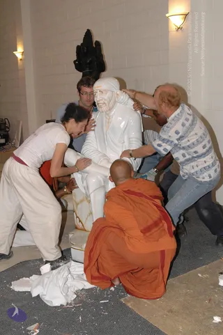2007-November-7-to-9-Kailasa-in-LosAngeles-Making-of-Temple