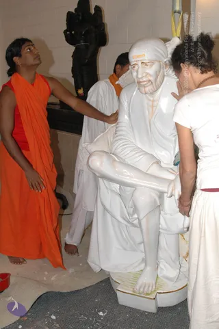 2007-November-7-to-9-Kailasa-in-LosAngeles-Making-of-Temple