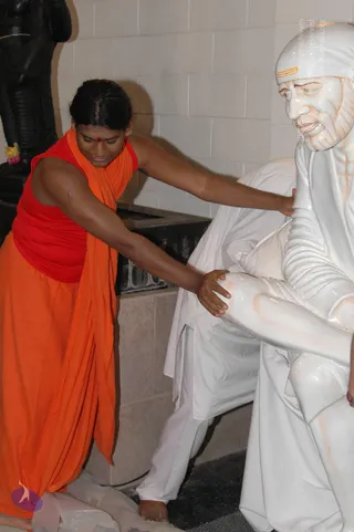 2007-November-7-to-9-Kailasa-in-LosAngeles-Making-of-Temple