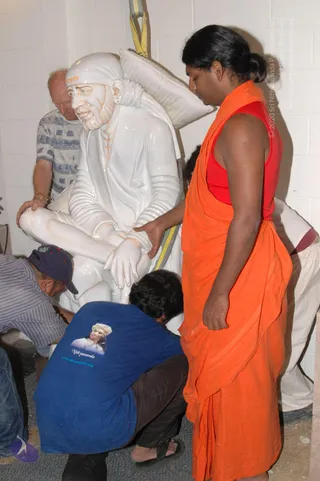 2007-November-7-to-9-Kailasa-in-LosAngeles-Making-of-Temple