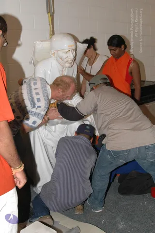 2007-November-7-to-9-Kailasa-in-LosAngeles-Making-of-Temple