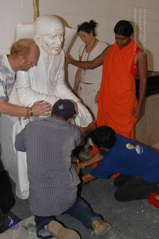 2007-November-7-to-9-Kailasa-in-LosAngeles-Making-of-Temple