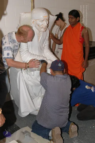 2007-November-7-to-9-Kailasa-in-LosAngeles-Making-of-Temple