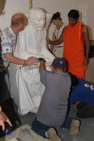 2007-November-7-to-9-Kailasa-in-LosAngeles-Making-of-Temple
