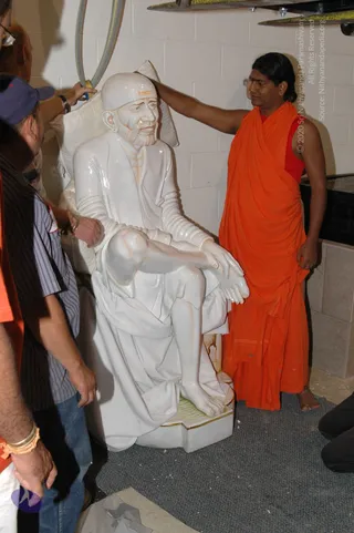 2007-November-7-to-9-Kailasa-in-LosAngeles-Making-of-Temple