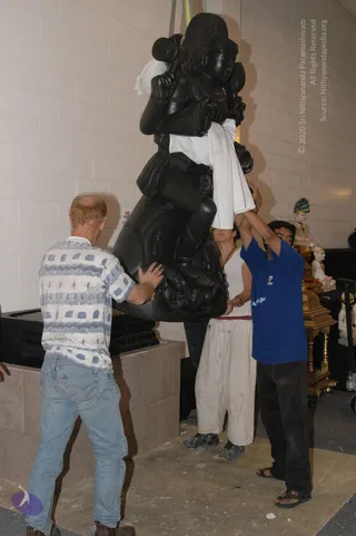2007-November-7-to-9-Kailasa-in-LosAngeles-Making-of-Temple