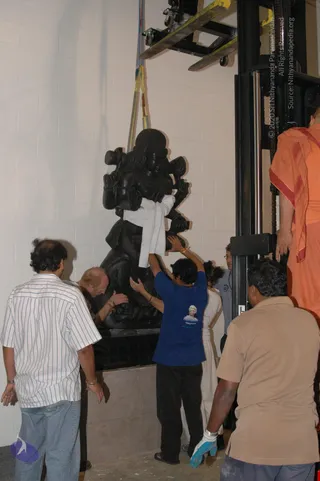 2007-November-7-to-9-Kailasa-in-LosAngeles-Making-of-Temple