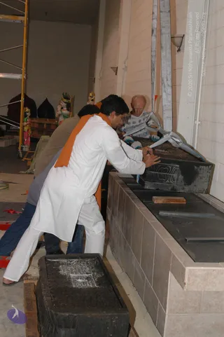 2007-November-7-to-9-Kailasa-in-LosAngeles-Making-of-Temple