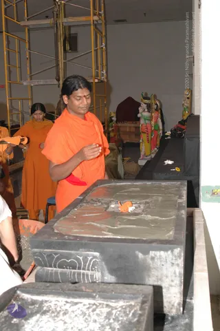 2007-November-7-to-9-Kailasa-in-LosAngeles-Making-of-Temple