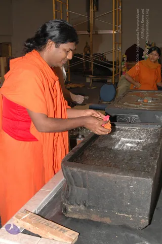 2007-November-7-to-9-Kailasa-in-LosAngeles-Making-of-Temple