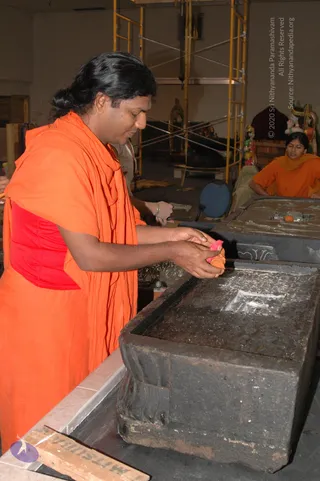 2007-November-7-to-9-Kailasa-in-LosAngeles-Making-of-Temple