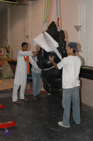 2007-November-7-to-9-Kailasa-in-LosAngeles-Making-of-Temple