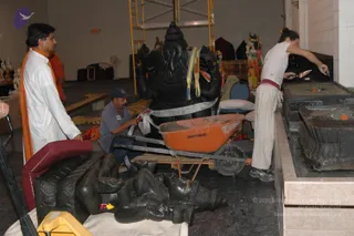 2007-November-7-to-9-Kailasa-in-LosAngeles-Making-of-Temple