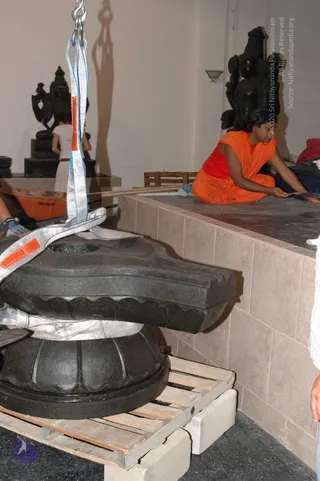 2007-November-7-to-9-Kailasa-in-LosAngeles-Making-of-Temple