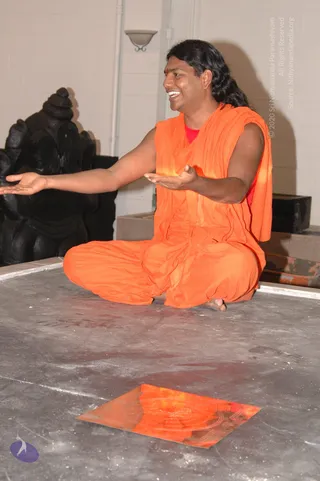2007-November-7-to-9-Kailasa-in-LosAngeles-Making-of-Temple