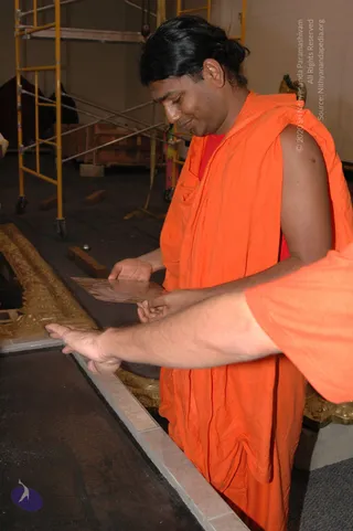 2007-November-7-to-9-Kailasa-in-LosAngeles-Making-of-Temple