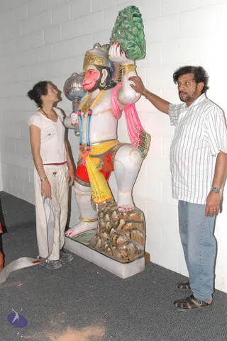 2007-November-7-to-9-Kailasa-in-LosAngeles-Making-of-Temple