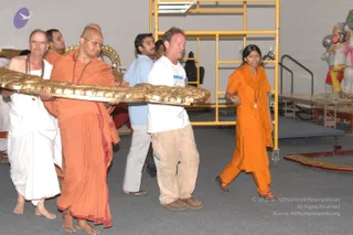 2007-November-7-to-9-Kailasa-in-LosAngeles-Making-of-Temple